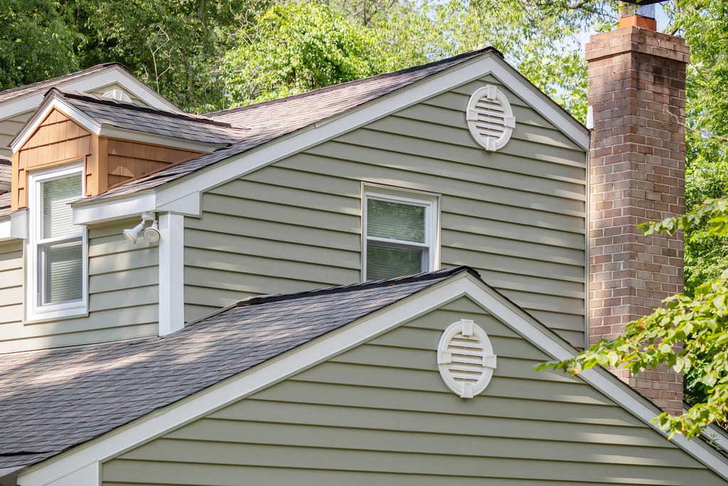 How Much Does Vinyl Siding Cost: Everything You Need to Know
