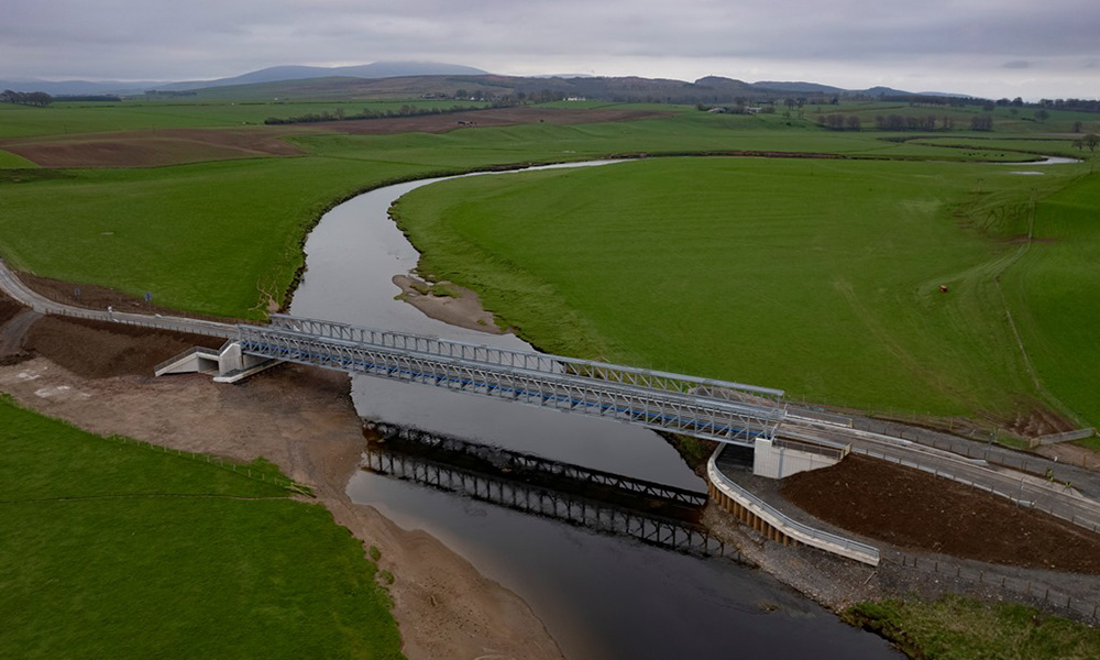 Acrow installs 90m prefabricated modular bridge